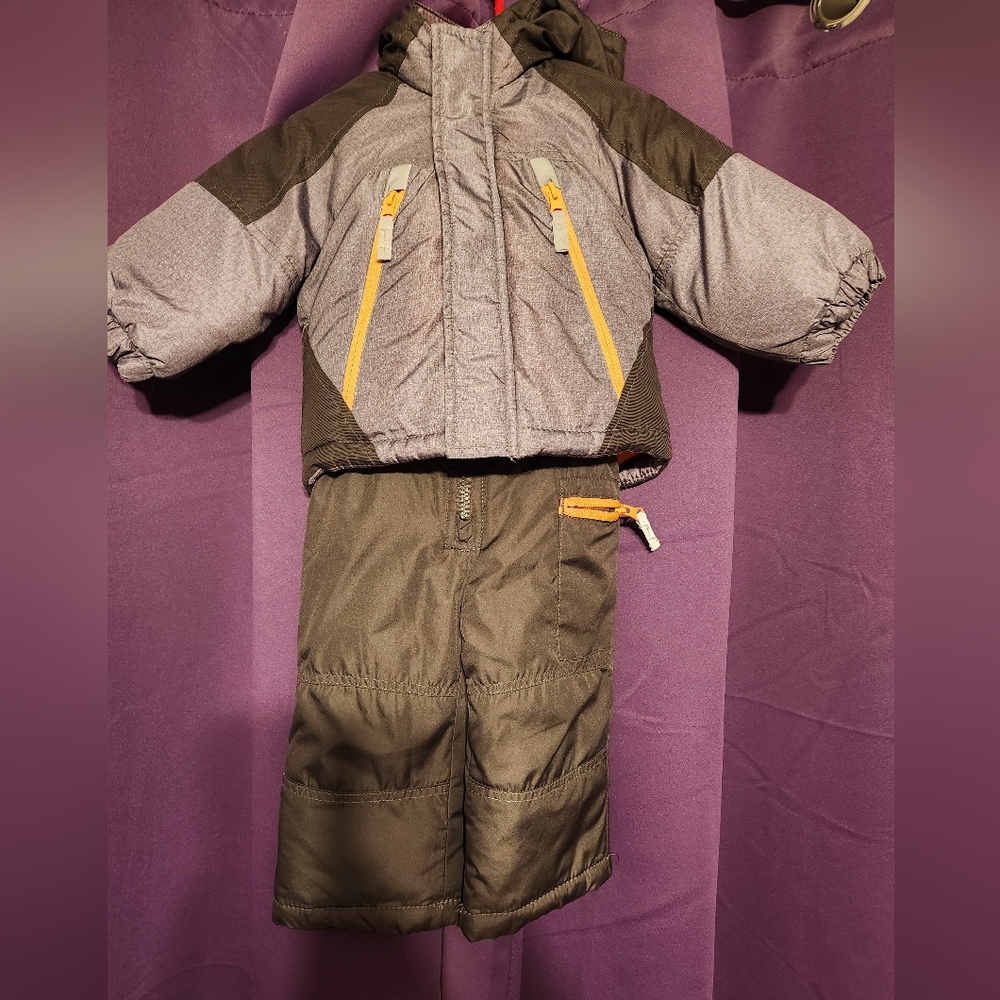 Carter's baby boy size 12m 2 piece snowsuit